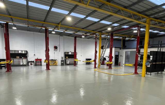Star Crash & Automotives workshop gallery image