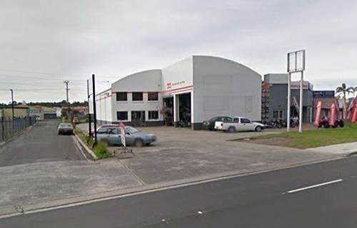 Crofty's Auto & Tyres workshop gallery image