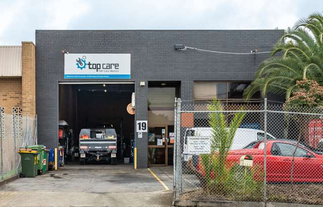 Top Care Motors workshop gallery image