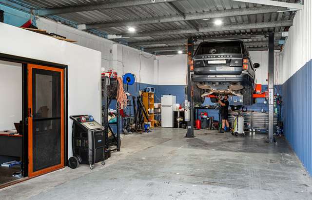 Master Automotive workshop gallery image