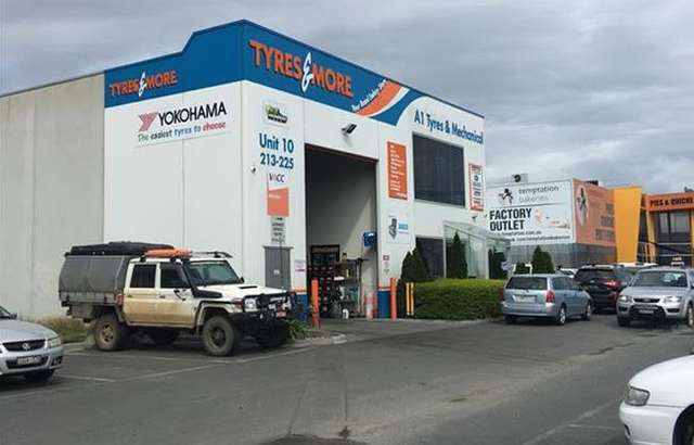 A1 Tyres & More workshop gallery image