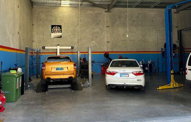 D C Garage workshop gallery image