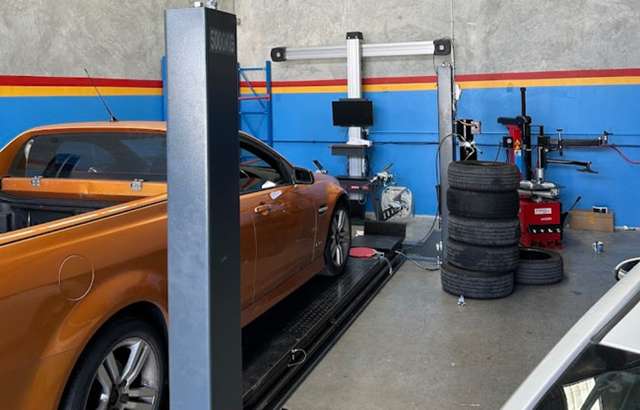 D C Garage workshop gallery image