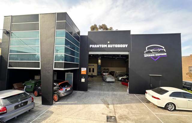 Phantom Autobody & Mechanics workshop gallery image
