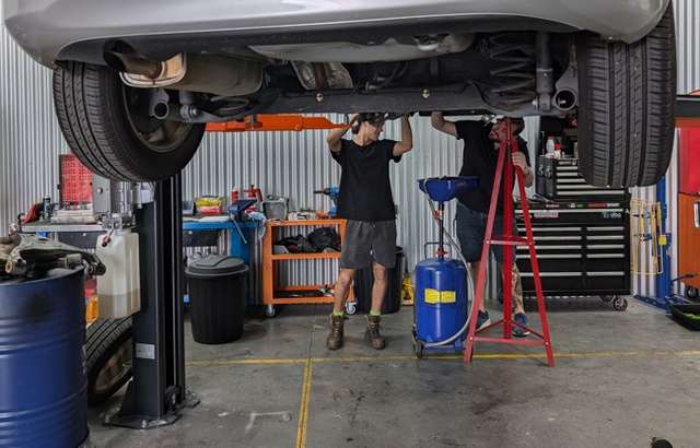 FIXACAR Virginia workshop gallery image