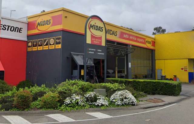 Midas Service Centre Fountain Gate workshop gallery image