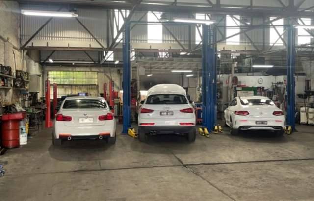 Bosch AJ Service Centre Coburg workshop gallery image