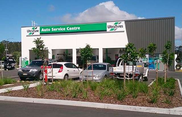 Ultra Tune Brisbane Airport workshop gallery image