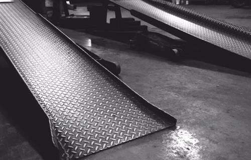 Deshon Tyres & Service workshop gallery image