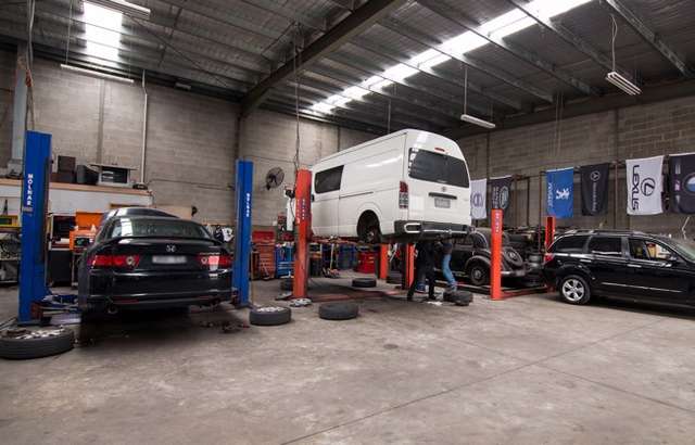 Speedway Automotives / Mr Muffler workshop gallery image