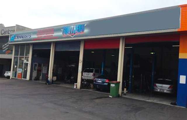 Southern Car Care Centre workshop gallery image