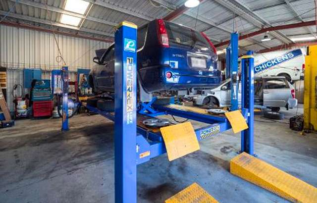 Aldershot Service Centre workshop gallery image
