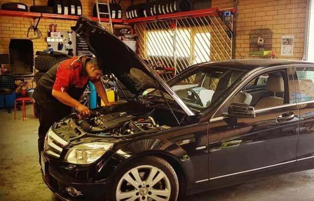 Car Care Evolution workshop gallery image