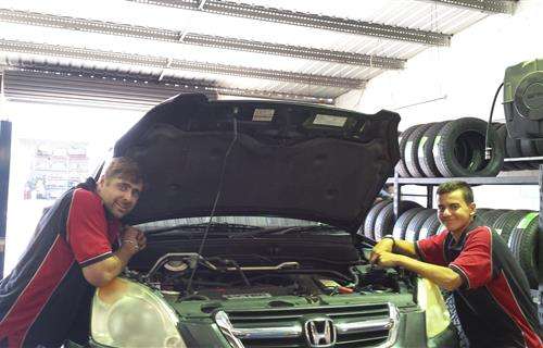 AKAutos Tyres Servicing Repairs workshop gallery image