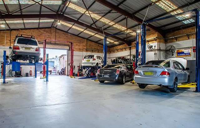 O'Neills Tyre & Autocare Broadmeadow workshop gallery image