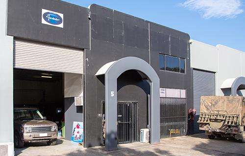 4tune Automotive Land Rover Specialist workshop gallery image