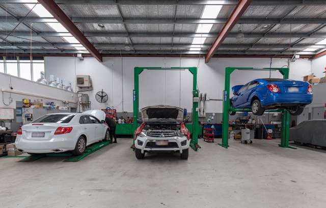 Ultra Tune Redcliffe workshop gallery image