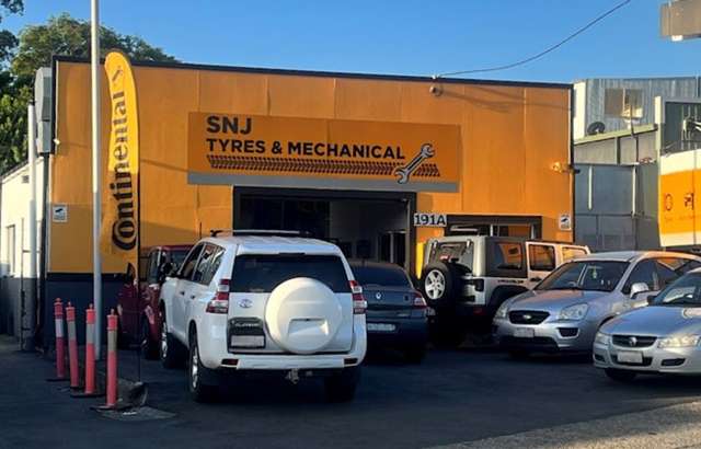 SNJ Tyres & Mechanical workshop gallery image