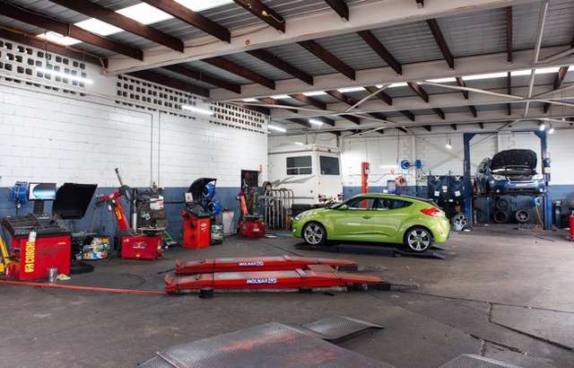 Jax Tyres & Auto Sutherland workshop gallery image