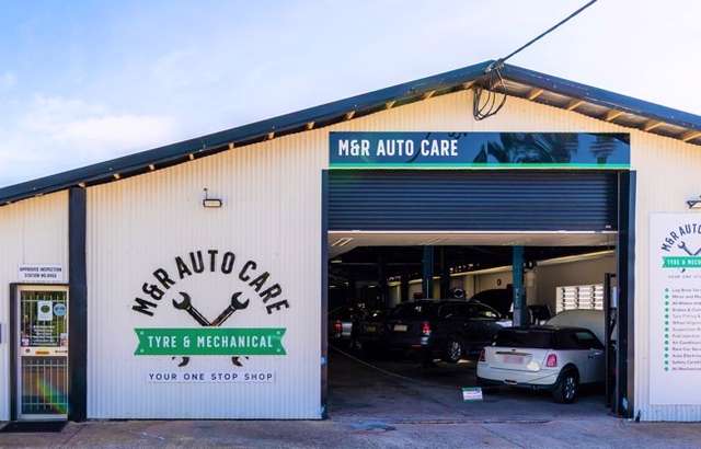 M & R Auto Care workshop gallery image