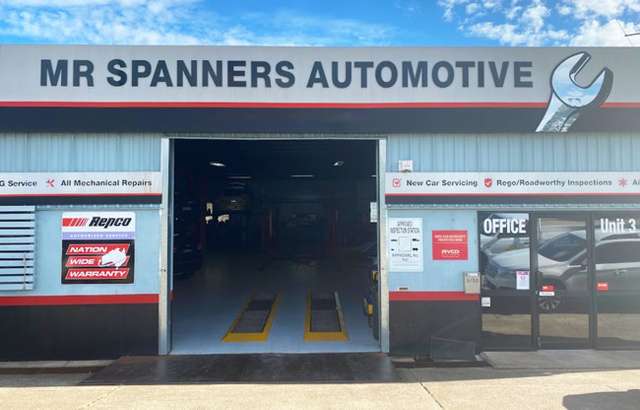 Mr Spanner's Automotive workshop gallery image