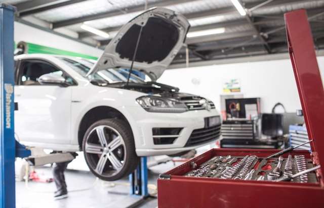 Ultra Tune Mill Park workshop gallery image