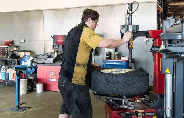 Tyreright Rocklea workshop gallery image