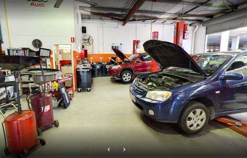 Sunnybank Signature Service Car Care workshop gallery image