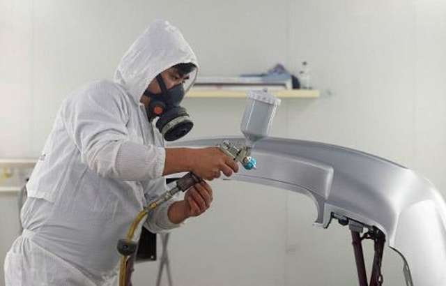 KT Crash & Mechanical Repair workshop gallery image