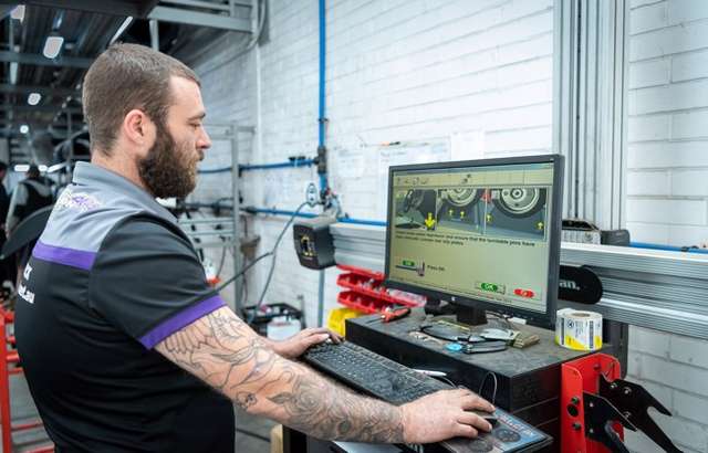Bridgestone Service Centre Fyshwick workshop gallery image
