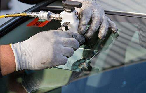Surf Side Windscreens workshop gallery image