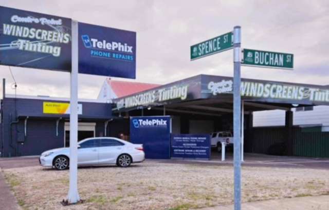 Centre Point Windscreens & Window Tinting Cairns workshop gallery image