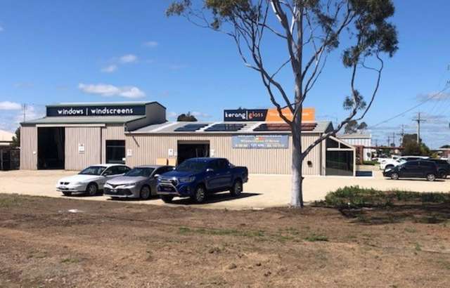 Kerang Windscreens workshop gallery image
