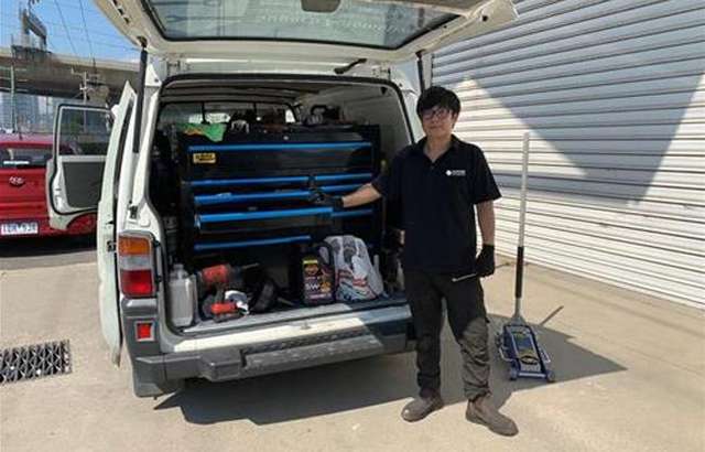 Superb Automotive workshop gallery image