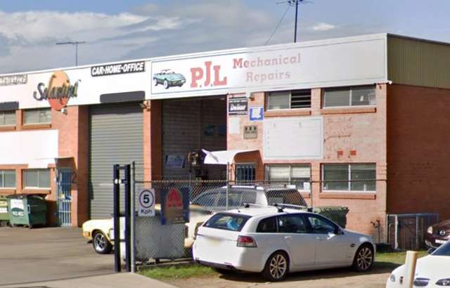 PJL Mechanical Repairs workshop gallery image