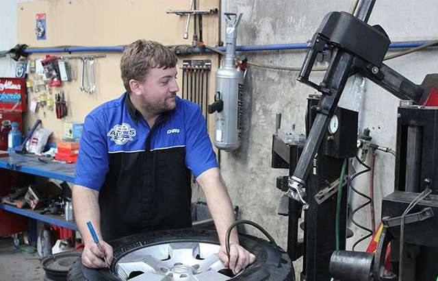 Bay City A1 Used Tyres workshop gallery image