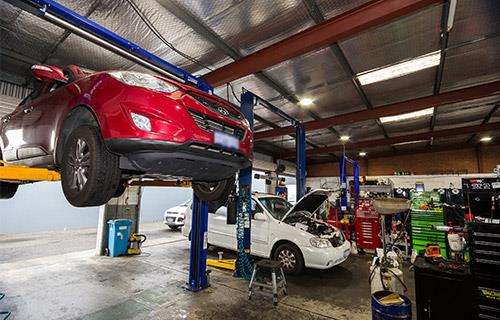 Ultra Tune Belmont workshop gallery image