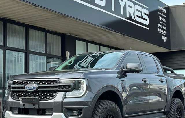 Bud's Tyres workshop gallery image