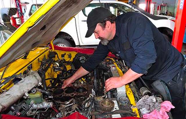 Caloundra Reliable Car & Truck Repairs workshop gallery image