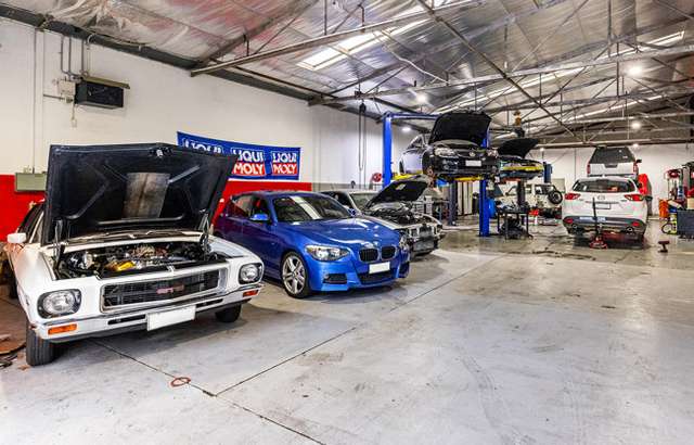 Skipper Automotive workshop gallery image