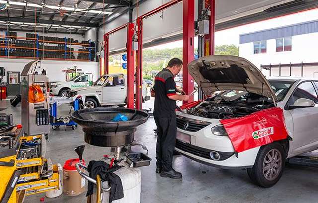 Bridgestone Select Tyre & Auto Salisbury (Toohey Road) workshop gallery image