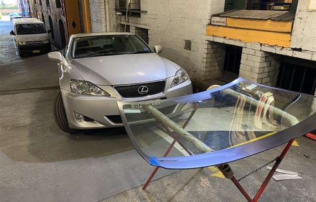 Metro Auto Glass workshop gallery image