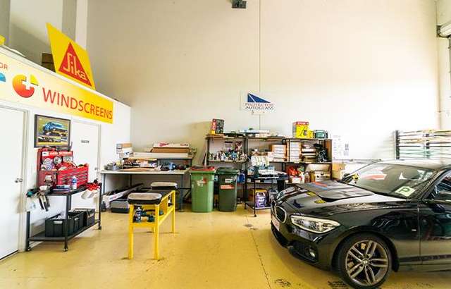 Speedy Autoglass Gold Coast workshop gallery image