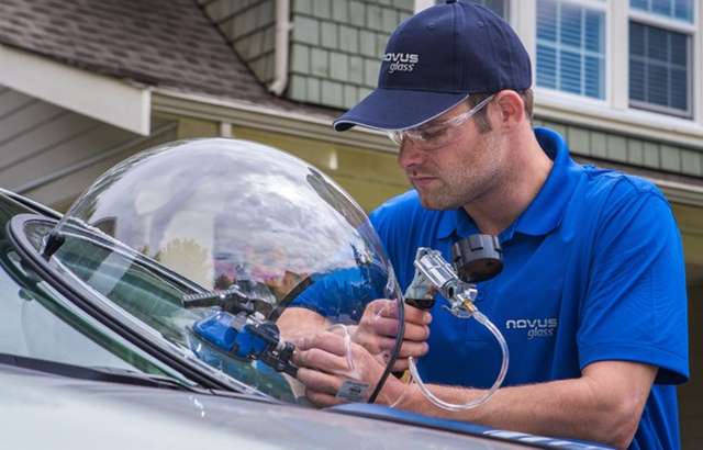 Novus Glass Brisbane North workshop gallery image