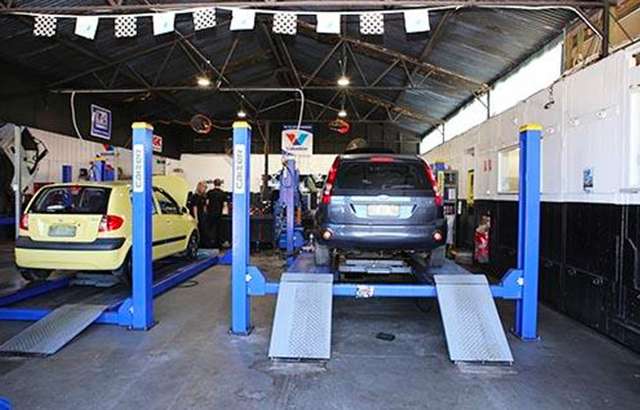 Express Lube West Gosford workshop gallery image