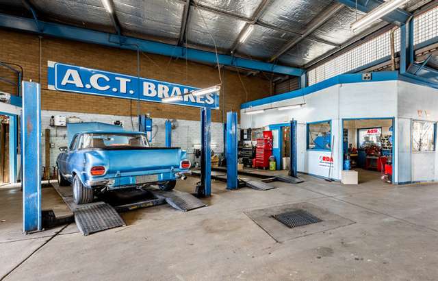 ACT Brakes & Servicing Belconnen workshop gallery image