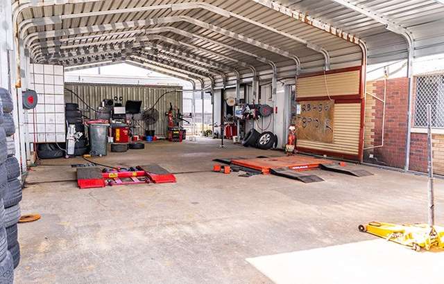 Caboolture Discount Servicing & Tyres workshop gallery image