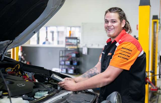 Bridgestone Select Tyre & Auto Malaga workshop gallery image