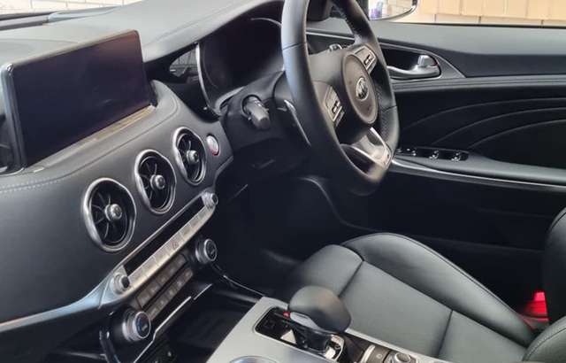 Brillante Car Detailing workshop gallery image