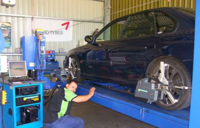 Springwood Tyre Service workshop gallery image